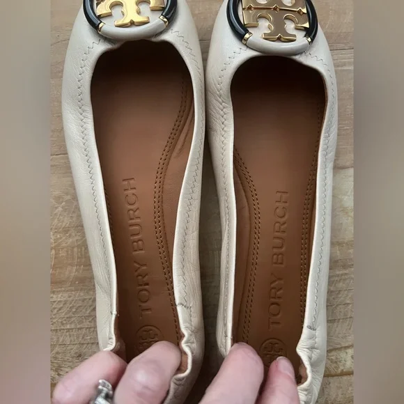 Tory Burch Enamel Logo Leather Ballet Flats RICE PAPER Gold Heel Details - Picture 10 of 10
